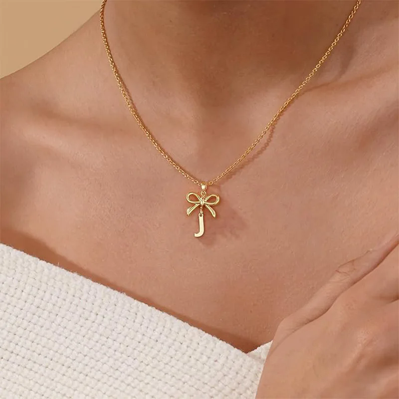 Comment choisir le collier parfait pour une adolescente ?